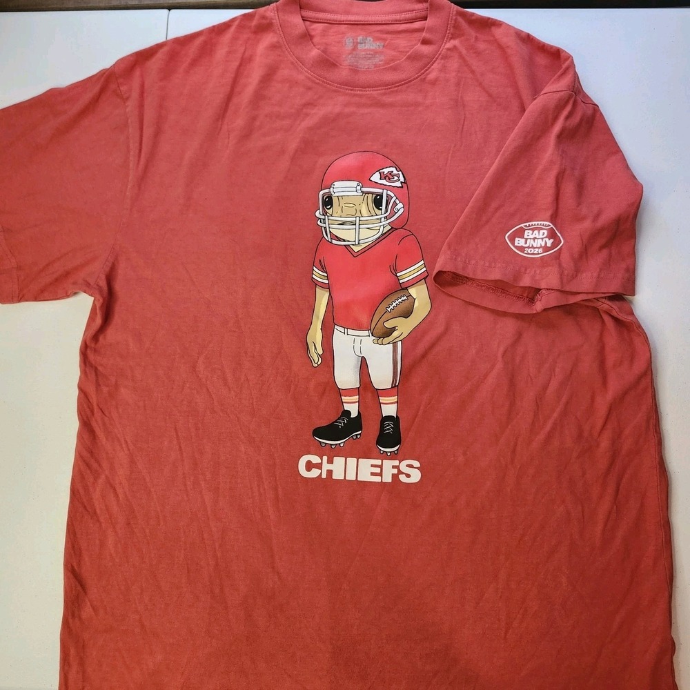 Bad Bunny Kansas City Chiefs NFL Red Graphic T-Shirt Football Shirt Size L FLAW